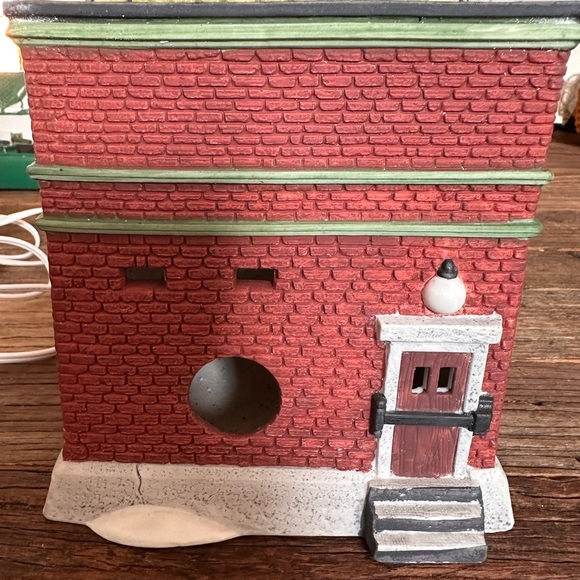 Department 56 Dickens’ Village “Cobles Police Station.” - Picture 3 of 7